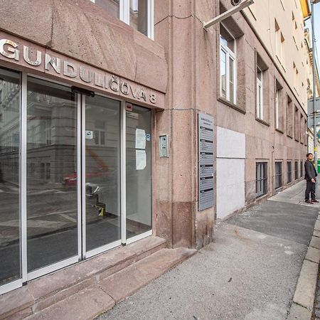 Blue President Apartment Bratislava Luaran gambar